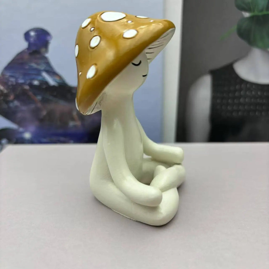 Cute Meditation Yoga Mushroom Desktop Statue, Resin Craft Gift for Home, Living Room Accessories, Garden & Patio Decoration, Unique Tabletop Ornament