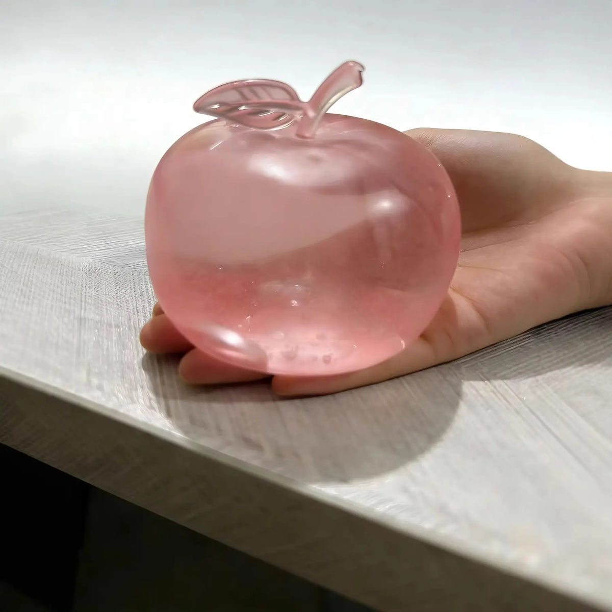 Crystal Apple Figurine, Soft and Smooth, Ultra-Thin Skin, Stress Relief Toy, Sensory Play, Desk Decor, Office Gift, Non-Edible, Desk Ornament, Desktop Ornaments, Desktop Decoration Ornament, Decoration Figure