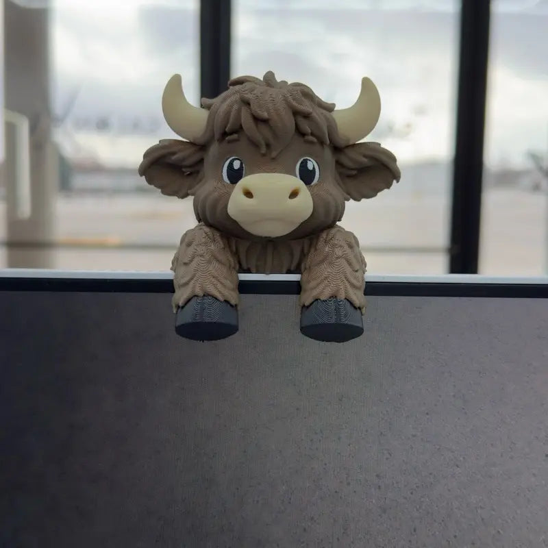 Highland Cow Monitor Buddy and Screen Sitter, 3D Printed Emotional Support Desk Companion and Office Decor